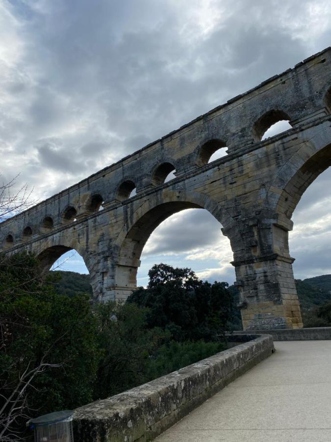Studio Havre De Paix Au Pont Du Gard Piscine Et Jacuzzi Chez Valerie Payre Vers-Pont-du-Gard Buitenkant foto
